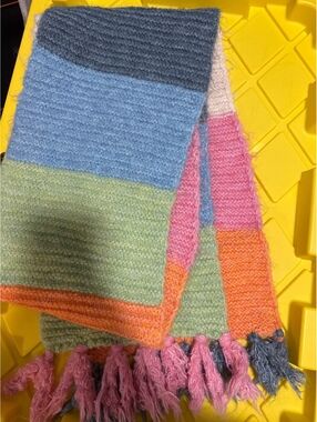 American Eagle scarf colorful